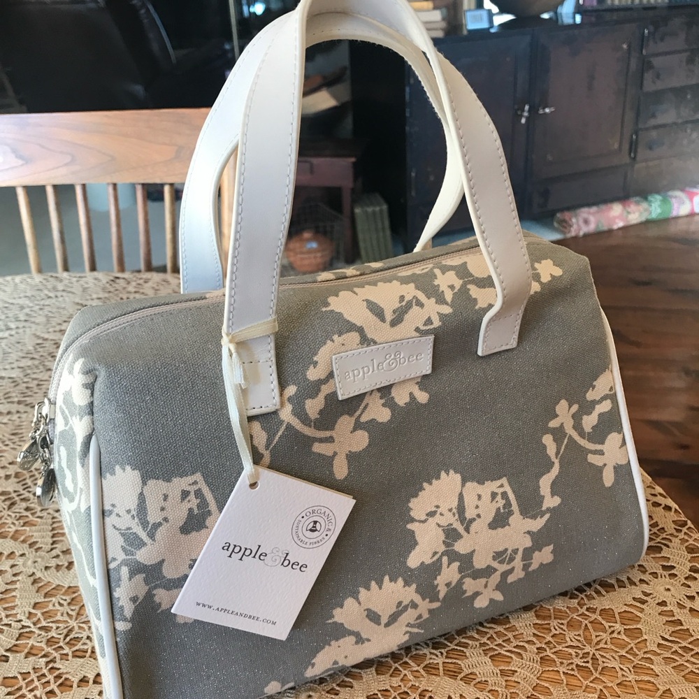 NWT Apple & Bee Women's Cosmetic Bag